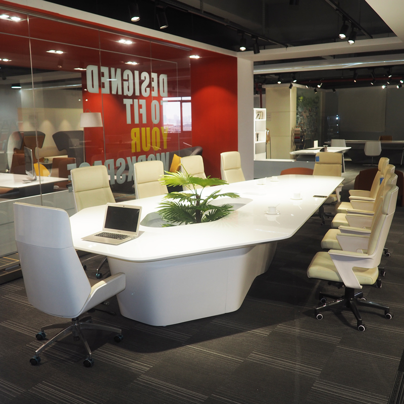 Nowoczesne białe, zaawansowane – Office Tech Room recenzja i cena